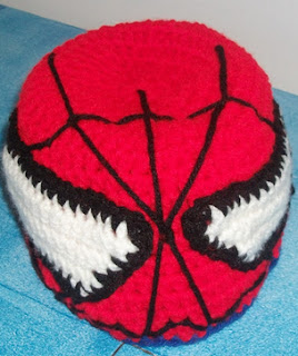 http://translate.googleusercontent.com/translate_c?depth=1&hl=es&rurl=translate.google.es&sl=en&tl=es&u=http://mrsmelodyadams.blogspot.com.es/2012/08/the-making-of-spiderman-crochet-hat.html&usg=ALkJrhgRqkYUAoJHq9xe4U4Yd1m1tGD5UQ