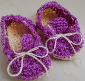 Sweet Nothings crochet free crochet pattern blog, free crochet baby shoes pattern,