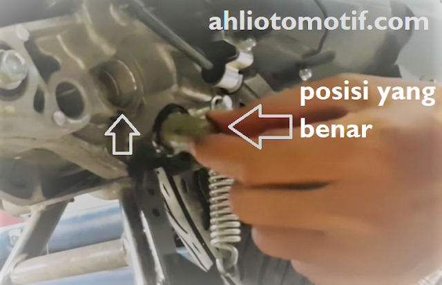 Cara membersihkan atau mengganti filter oli motor matic (beat,vario,mio,dsb) dengan benar