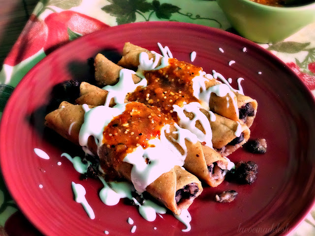 Meatless Black Bean Taquitos - lacocinadeleslie.com 