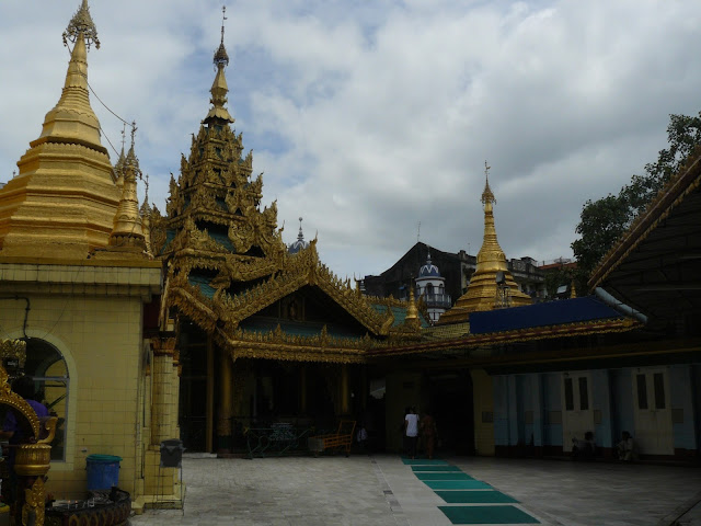 shwedagon paya yangon