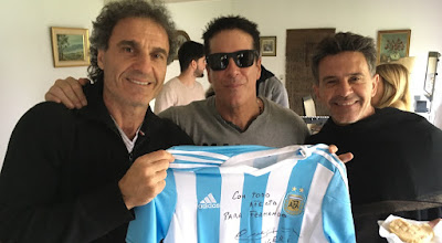Carrillo, Ruggeri, Laport y Boy Olmi a puro asado.