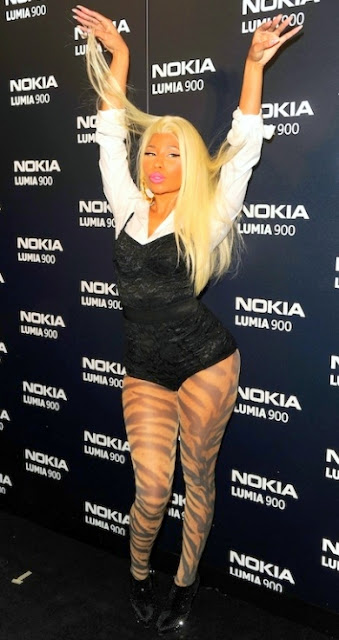 NICKI MINAJ NO LANÇAMENTO DO NOKIA LUMIA 900 EM  NY - TIMES SQUARE