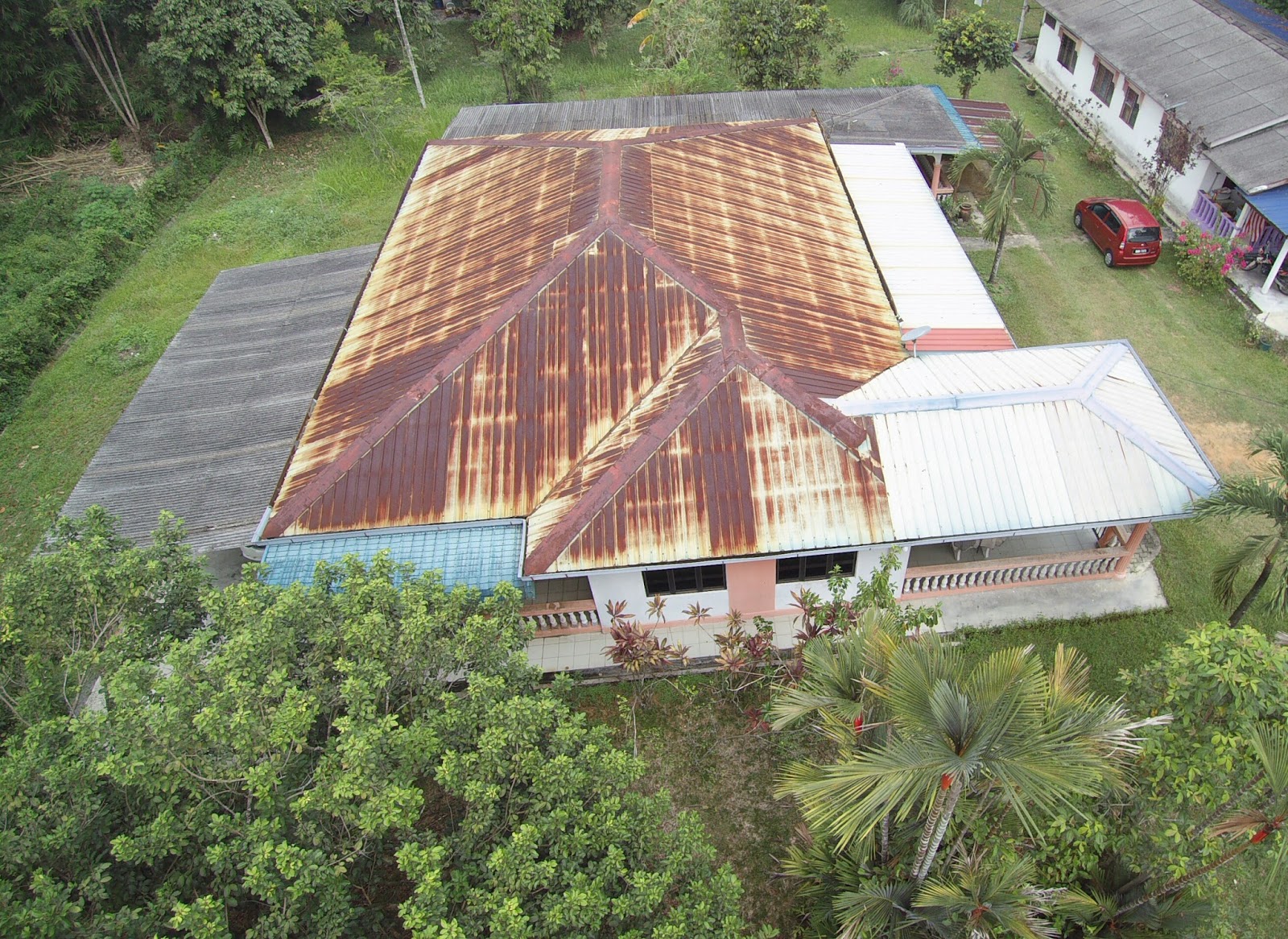 Renovation dan Ubahsuai Rumah Kekuda Besi  Rangka Atap 