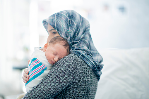 Benarkah Hari Ibu Menyerupai Orang Kafir?