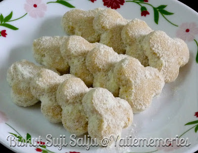 Diari Cikgu Chom: BISKUT SUJI SALJU