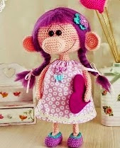 http://dghlamagiadelcrochet.blogspot.ch/2015/04/muneca-amigurumi.html