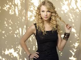 Taylor Swift Hot Pictures, Photos and Wallpapers