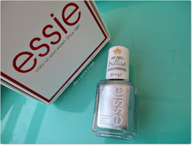 Tono Apres-Chic de la Colección de Esmaltes de Uñas de Essie y Mr Wonderful