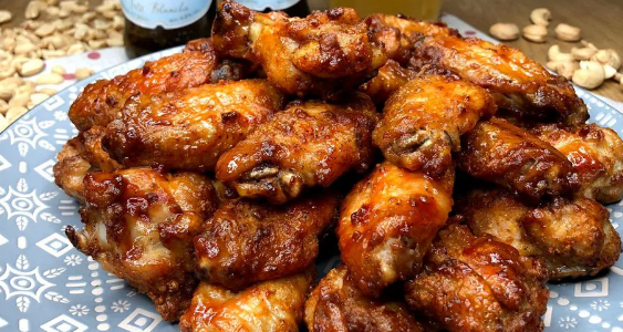 Simple and crispy glazed chicken wings are an incredible delicacy