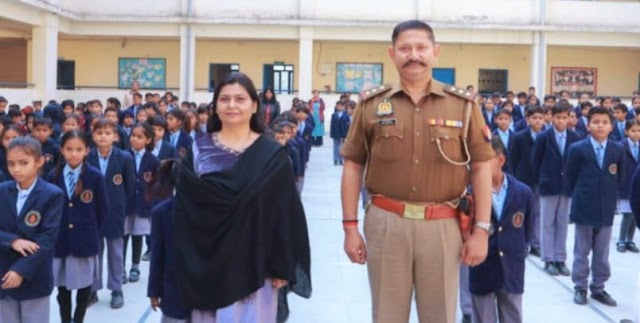 सड़क सुरक्षा हेतु पुलिस ने किया छात्रों को जागरूक 