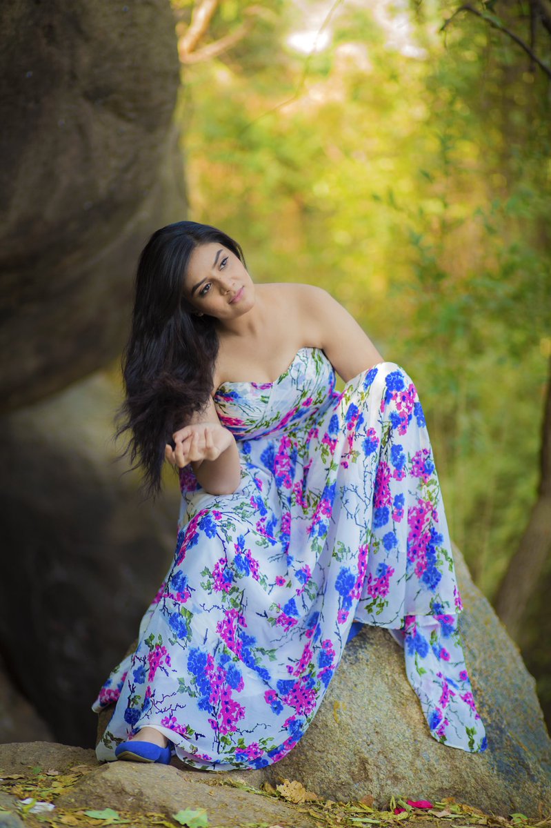 Actress Sreemukhi Latest HD Images