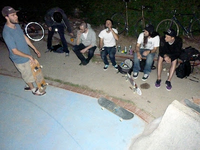 DIY concrete skatespot Skatepark London