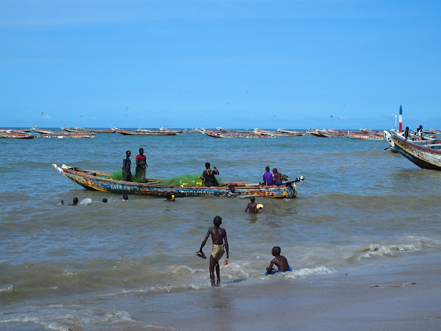 M'Bour, Sénégal, de grands chemins