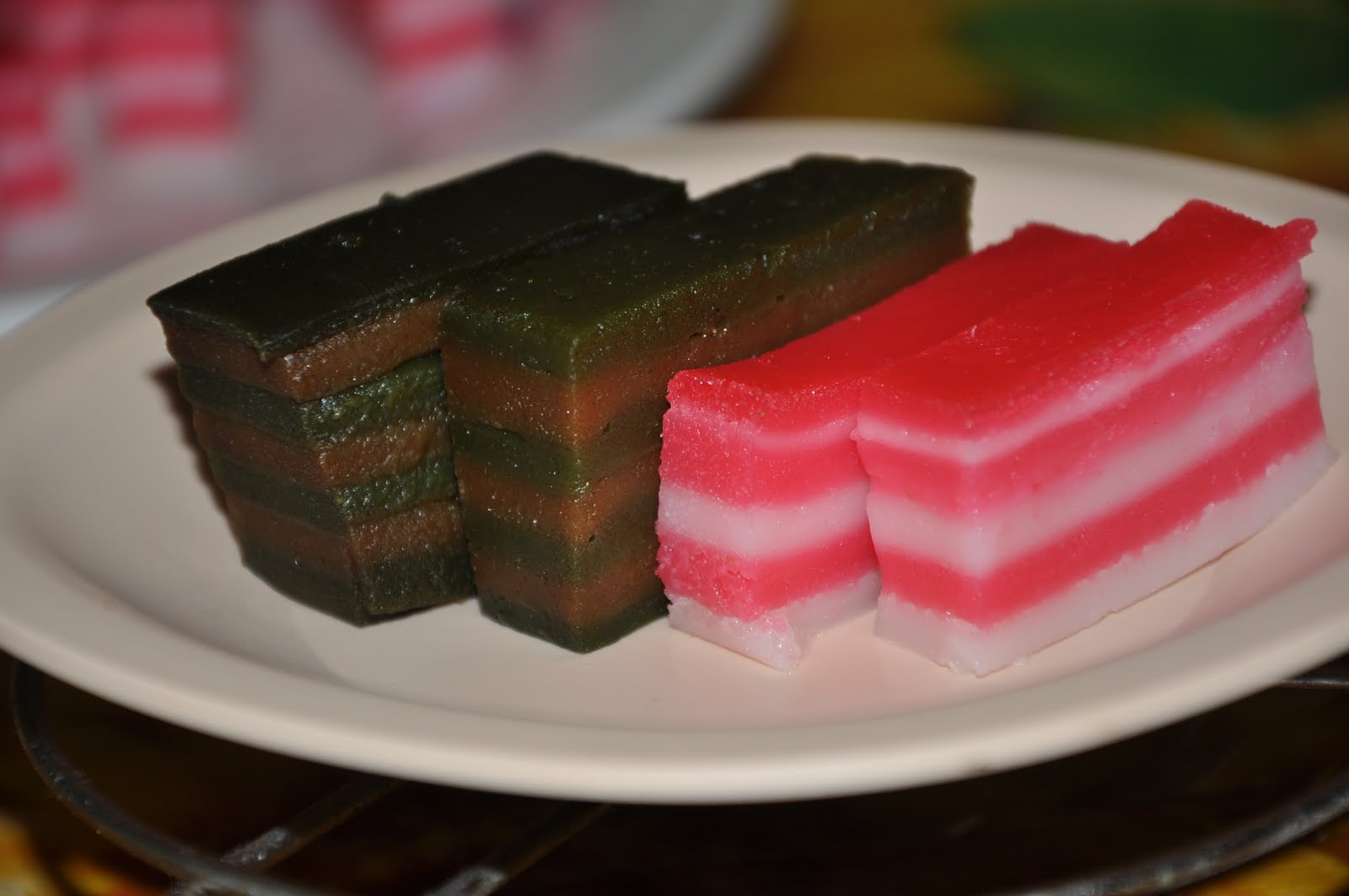 CORAT-CORET BUDAK BOYAN: LAPIS KACANG HIJAU & LAPIS NYONYA