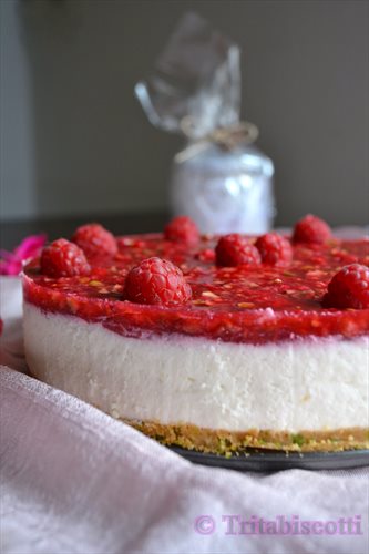 Tanti auguri mamma Cheesecake al lampone e pistacchio