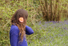 fashion blogger wearing blues in spring country girl style