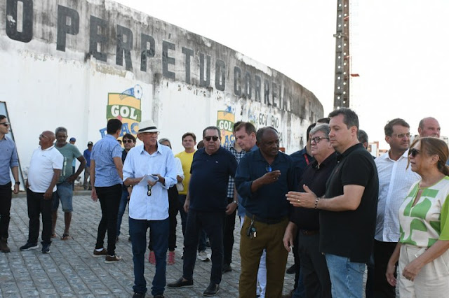 João Azevêdo inspeciona obras de educação e infraestrutura em Cajazeiras e destaca volume de investimentos do governo no Sertão