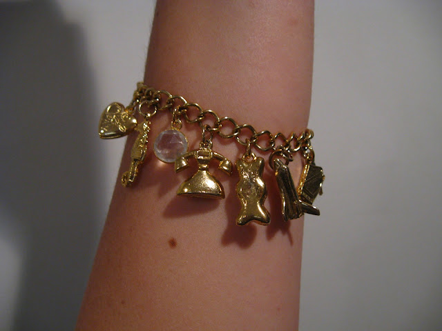 Charm Bracelet Gold1