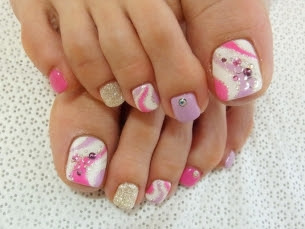 Stylish-Pedicure-Nail-Art-Designs-for-Summer-2012