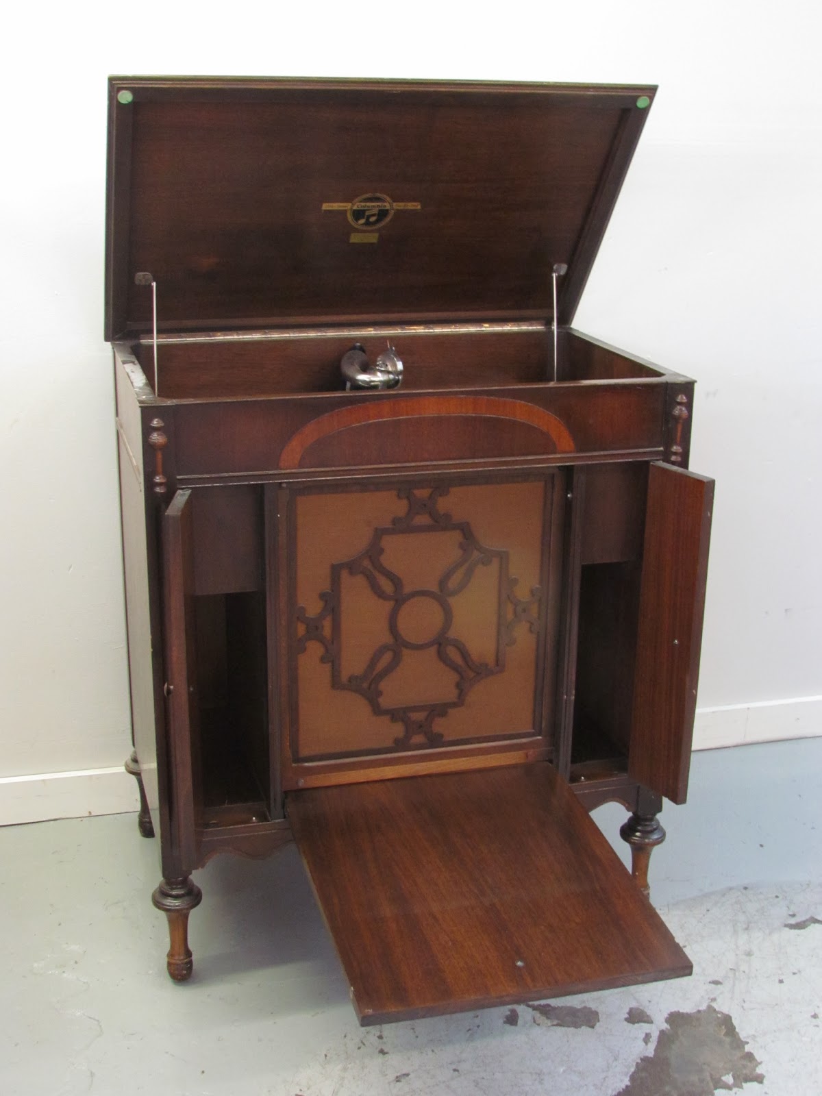  Harrison Furniture Company: Columbia Grafonola Cabinet Phonograph