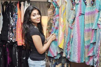 Shreya Saran Hot Thigh Show in Cut Jeans Stills
