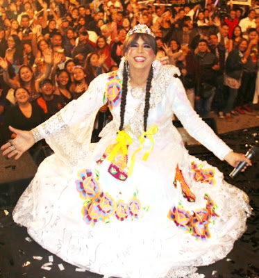 Foto de La Chola Chabuca en el escenario