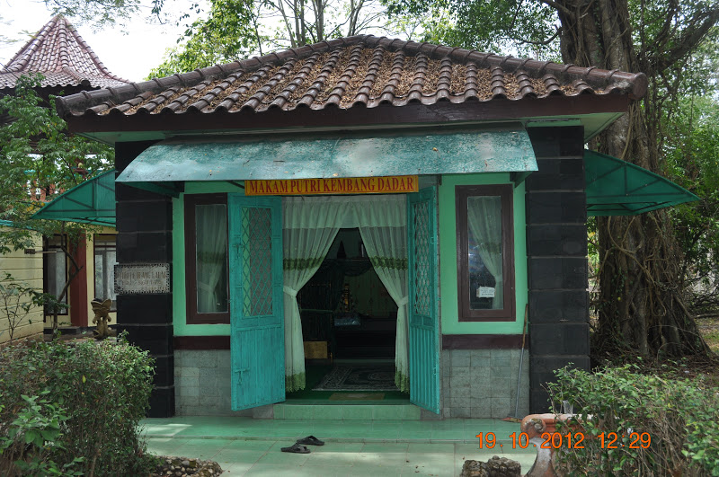 Muhammad Qul Amirul Hakim: Makam Puteri Kembang Dadar