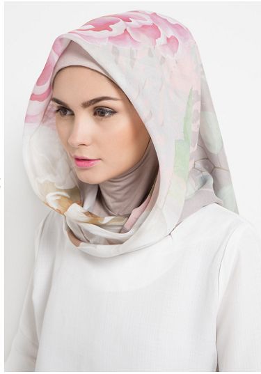 10 Trend Jilbab  Segi  Empat  Terbaru Motif  Bunga Branded 