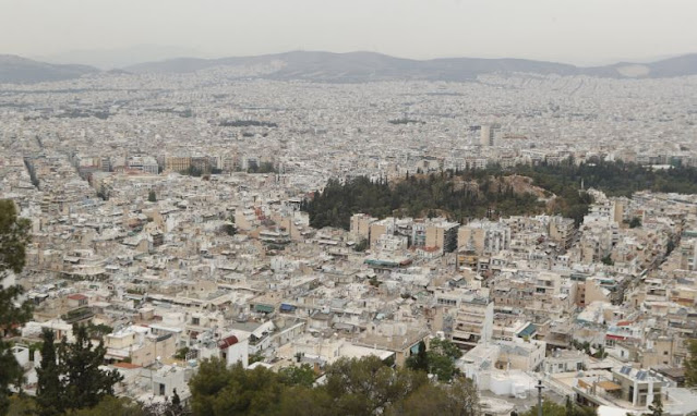 Αφρικανική σκόνη: Ξεπέρασε τους 35 βαθμούς η θερμοκρασία – Αποπνικτική η ατμόσφαιρα