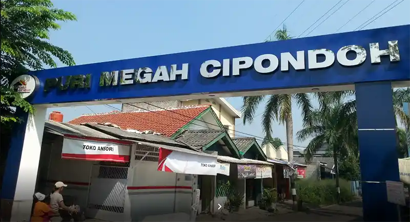 Pintu Gerbang Puri Megah Cipondoh