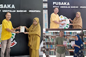 Momen Hari Buku Nasional, Rusdin Tompo Serahkan Buku ke DPK Provinsi Sulawesi Selatan