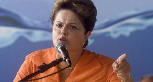 Boato sobre o fim do Bolsa Família é criminoso, diz presidenta Dilma