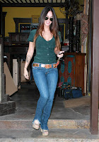 megan fox cleveage jeans