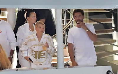 Lionel Richie Monitors Daughter On Facetime As She Spends Time With Scott Disick In France