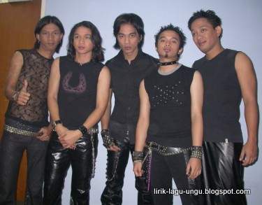 Foto Ungu tahun 2003