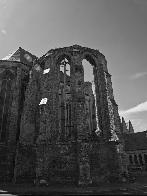 jiemve, Bergues, Eglise Saint-Martin, ruines ancienne église, choeur, chevet