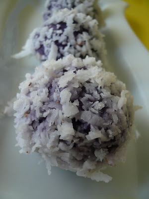 My Kitchen Snippets: Purple Balls (ondeh ondeh)
