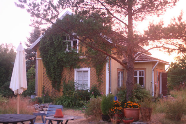 Ville's parents' summer house in the evening