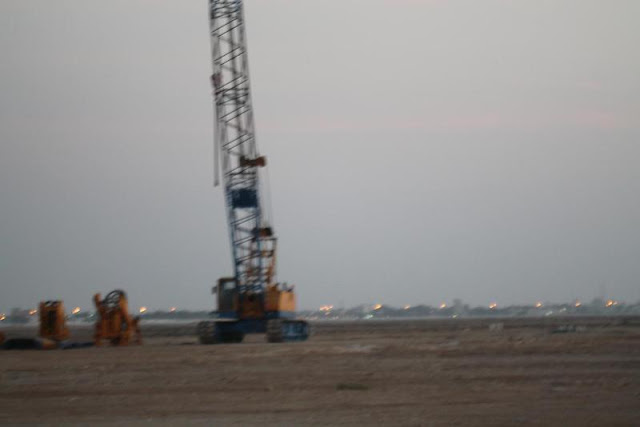 Picture of the crane on Kingdom Tower construction site