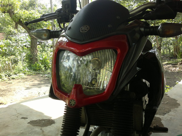 gambar cover lampu vixion 2015