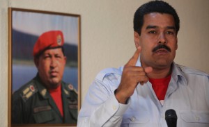 Completa Insanidade! Maduro diz que no céu, Chávez pode ter influenciado  eleição do Papa - VÍDEO