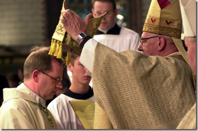 6-11-1999-Groningen, Kathedrale Kerk van de H.H. Jozef en Martinus.

Eucharistieviering waaronder de wijding van Mgr. dr.W.J. Eijk tot Bisschop van het Bisdom Groningen.

Foto: Sake Elzinga
