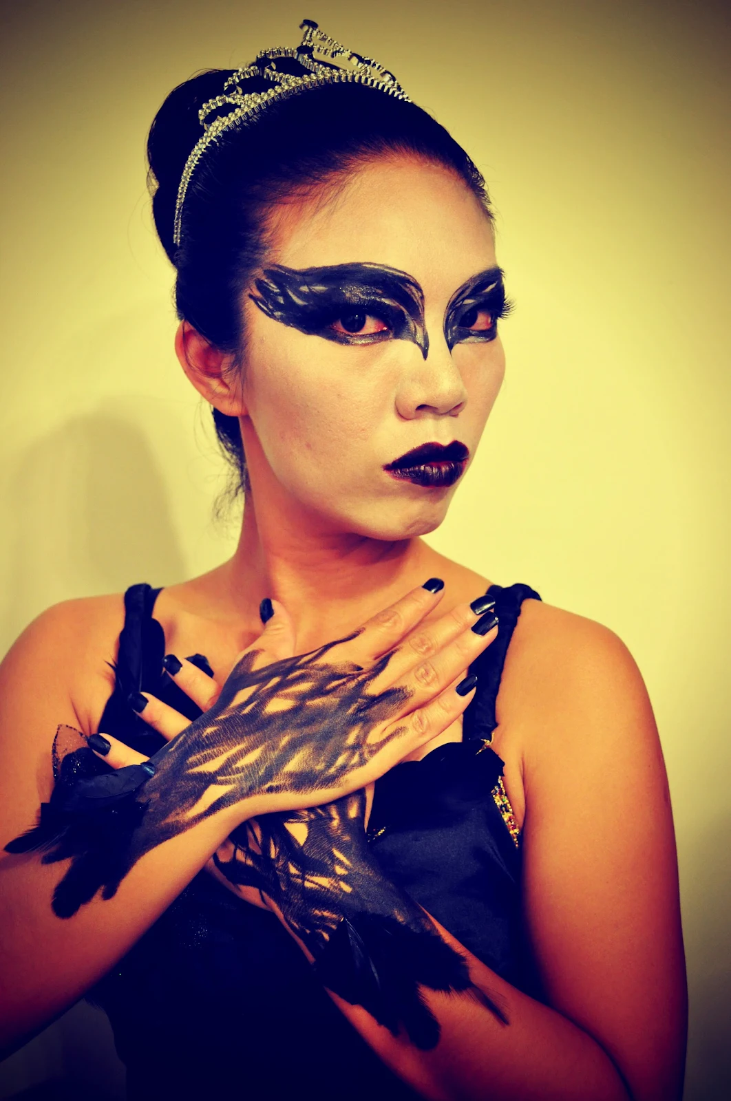 Spark And Fizzle Black Swan Makeup Tutorial