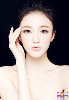 Hot actress Liu Yuxin