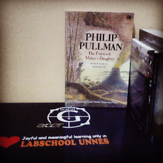 Philip Pullman: The Firework-Maker’s Daughter