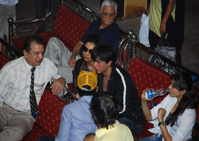 Shahrukh Khan with kids Aryan & Suhana at Maharashtra State open Taekwondo Photo Gallery