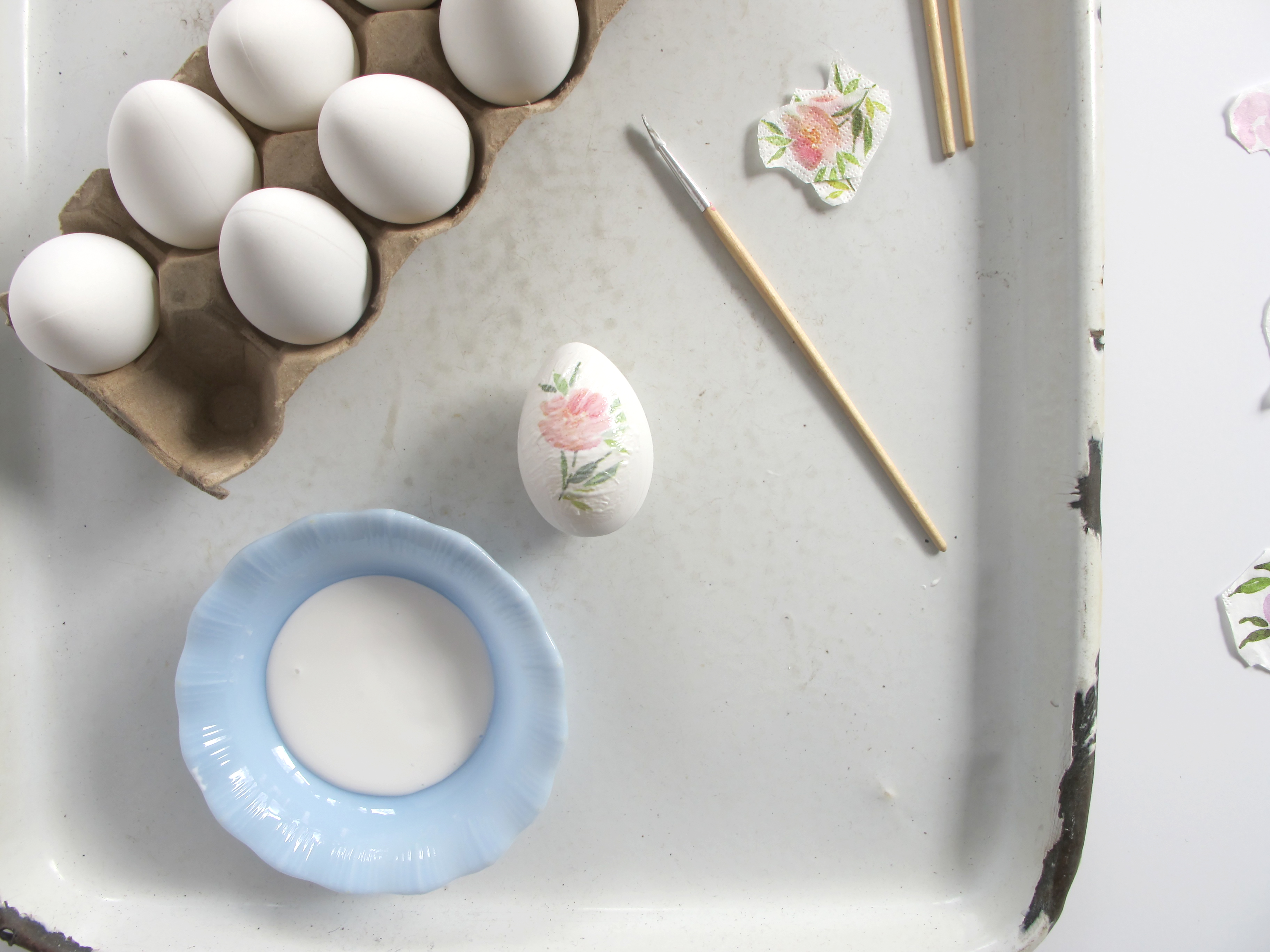 How to Decoupage Easter Eggs with Paper Napkins –