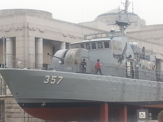 Life -size ships at the memorial 