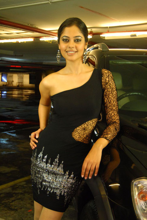 bindu madhavi actress pics